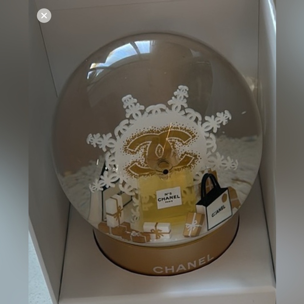 Chanel snow globe winter wonderlandnd brand new.LIMITED